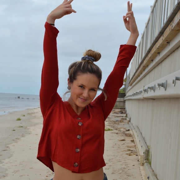 Red button up blouse - Picture 3 of 4